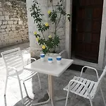 Kairos Apartmán *