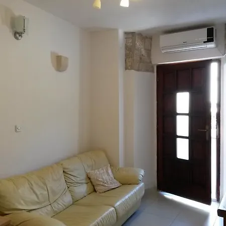 凯罗斯一室公寓 特罗吉尔