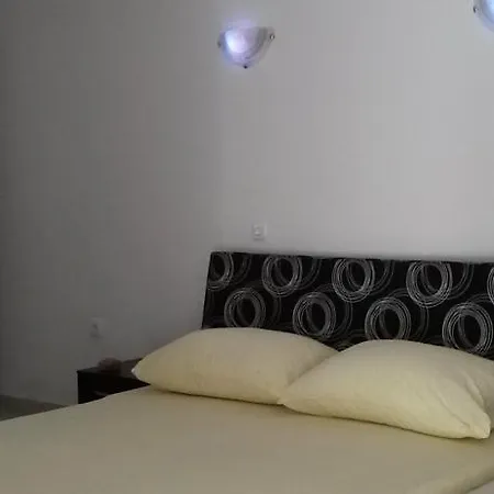 凯罗斯一室公寓 *