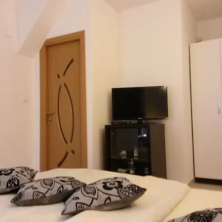 凯罗斯一室公寓 特罗吉尔