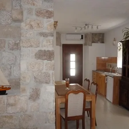 凯罗斯一室公寓 特罗吉尔