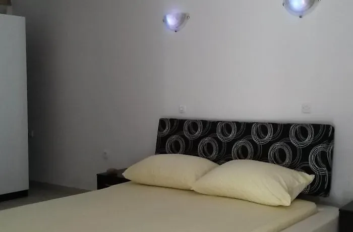 凯罗斯一室公寓 *